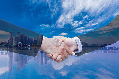 团结合作登山剪影 漆业团队的攀登精神